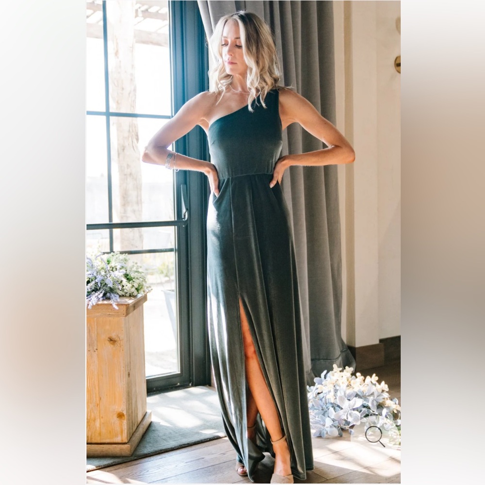 Baltic Born Tatiana Velvet One Shoulder Maxi Dress in Eucalyptus size small